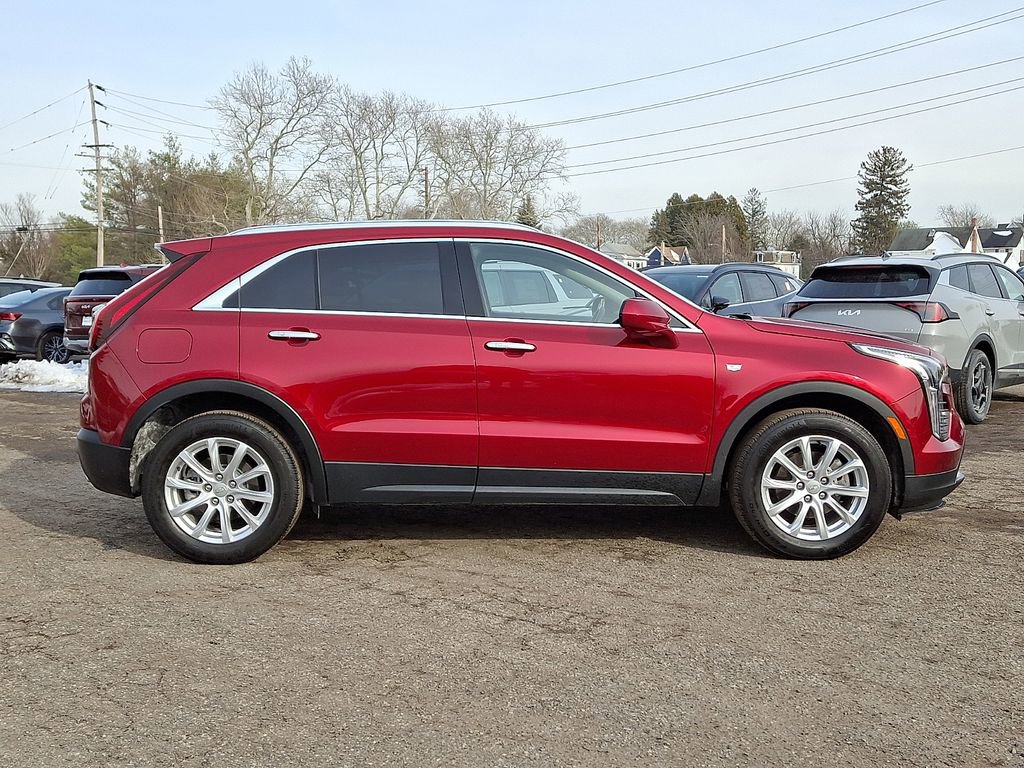 Used 2023 Cadillac XT4 Luxury w/ Cold Weather Package image 8