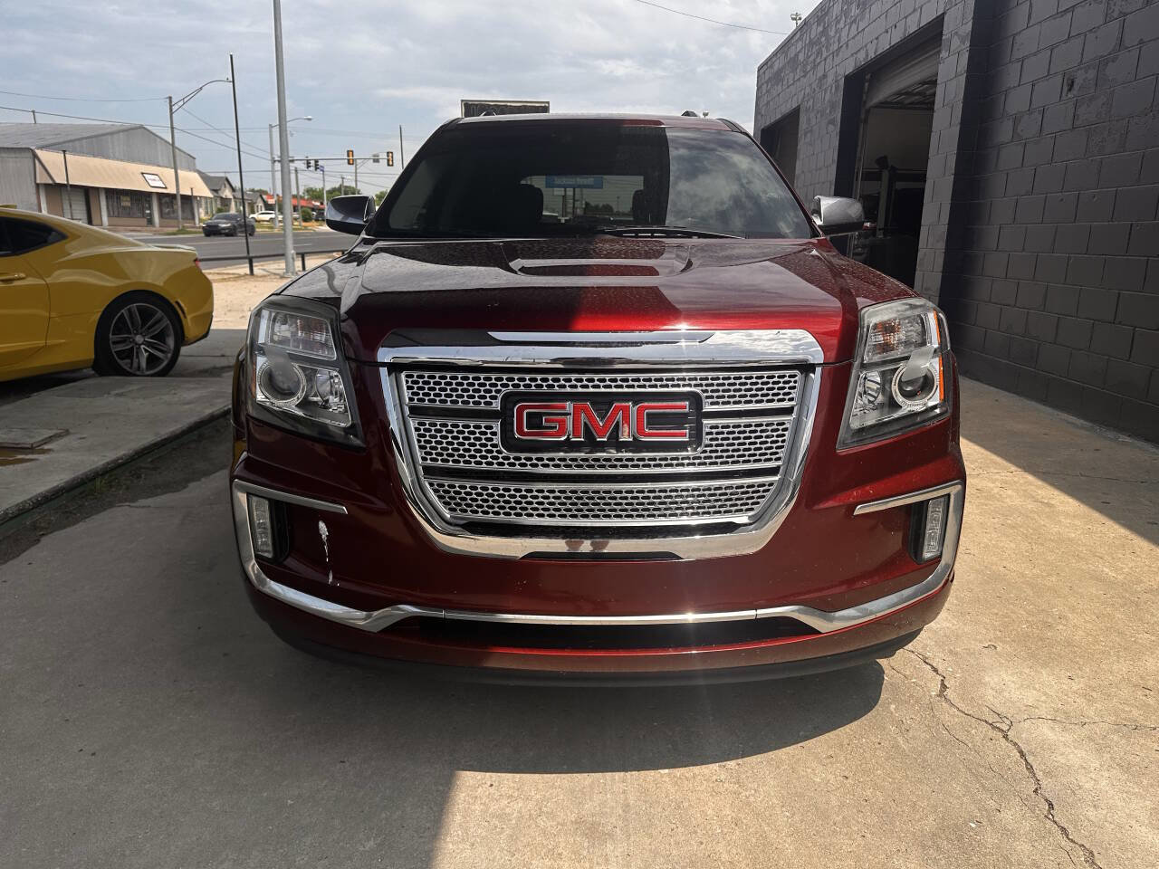 Used 2017 GMC Terrain Denali AWD/4WD image 3