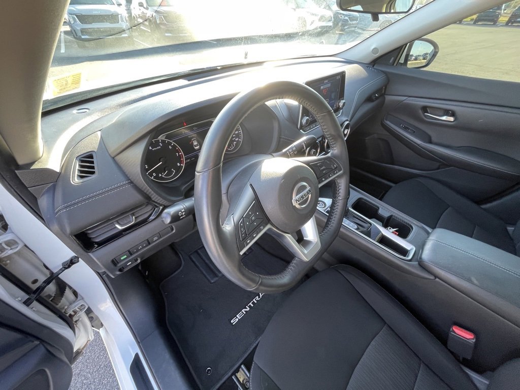 Used 2022 Nissan Sentra SV w/ Trunk Package image 8