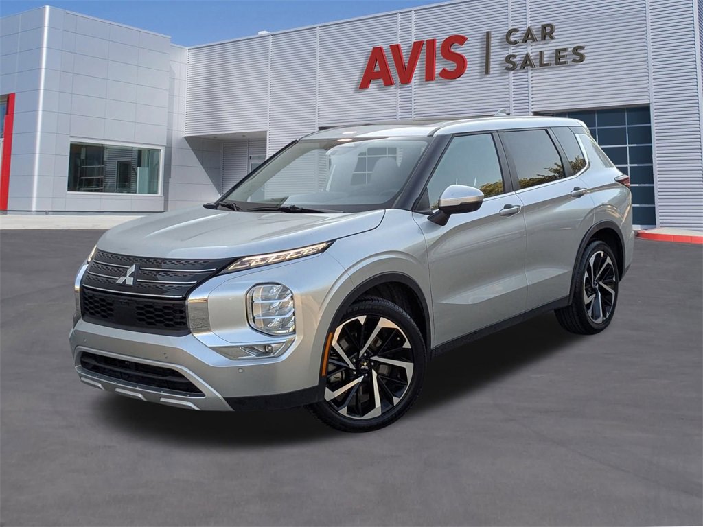 Used 2024 Mitsubishi Outlander SE