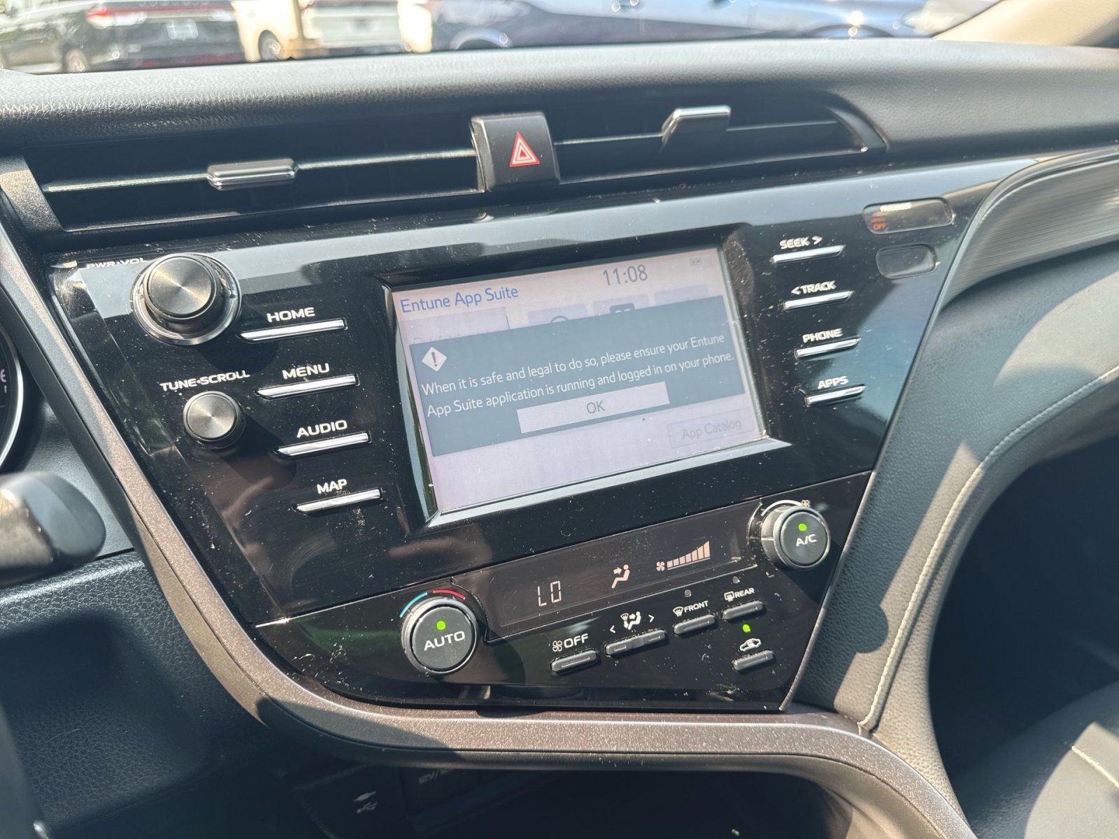 Used 2019 Toyota Camry SE FWD image 13
