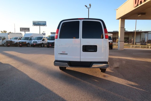 Used 2018 Chevrolet Express 3500 LT w/ LT Preferred Equipment Group RWD image 5