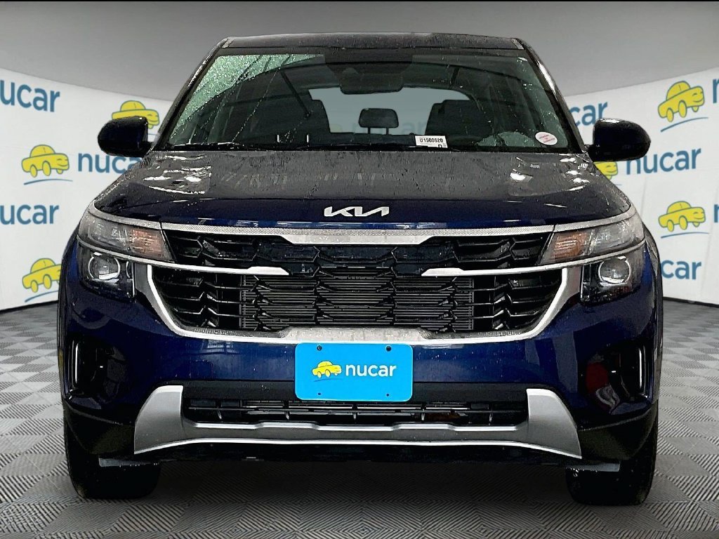 Used 2025 Kia Seltos LX AWD/4WD image 2