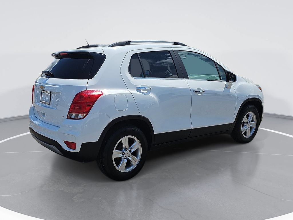 Certified 2019 Chevrolet Trax LT w/ LT Convenience Package FWD image 3