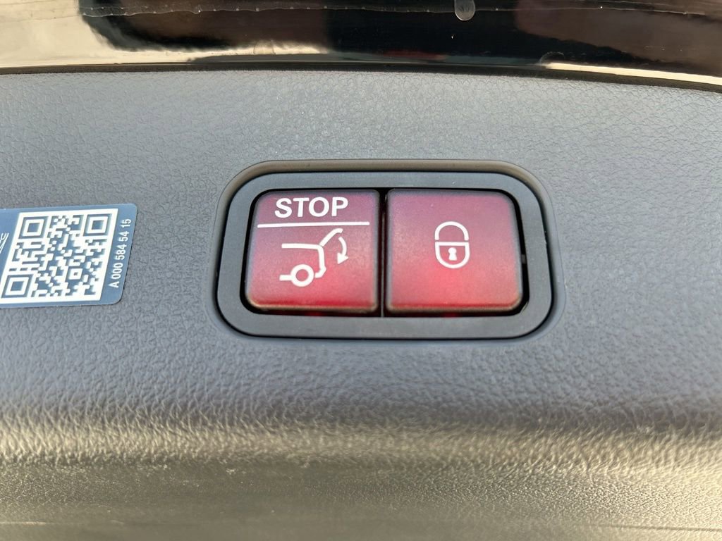 Used 2024 Mercedes-Benz GLC 300 4MATIC image 43