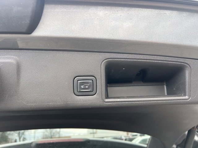 Used 2021 GMC Terrain SLT w/ Infotainment Package II image 16