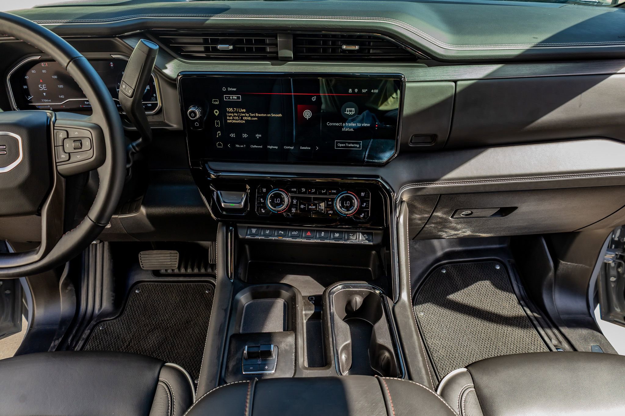 Used 2025 GMC Sierra 2500 AT4X image 23