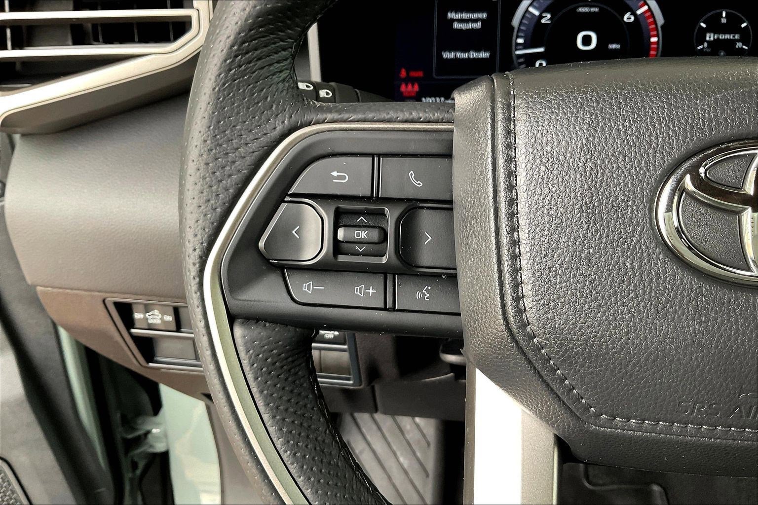 Used 2025 Toyota Tundra Limited AWD/4WD image 12