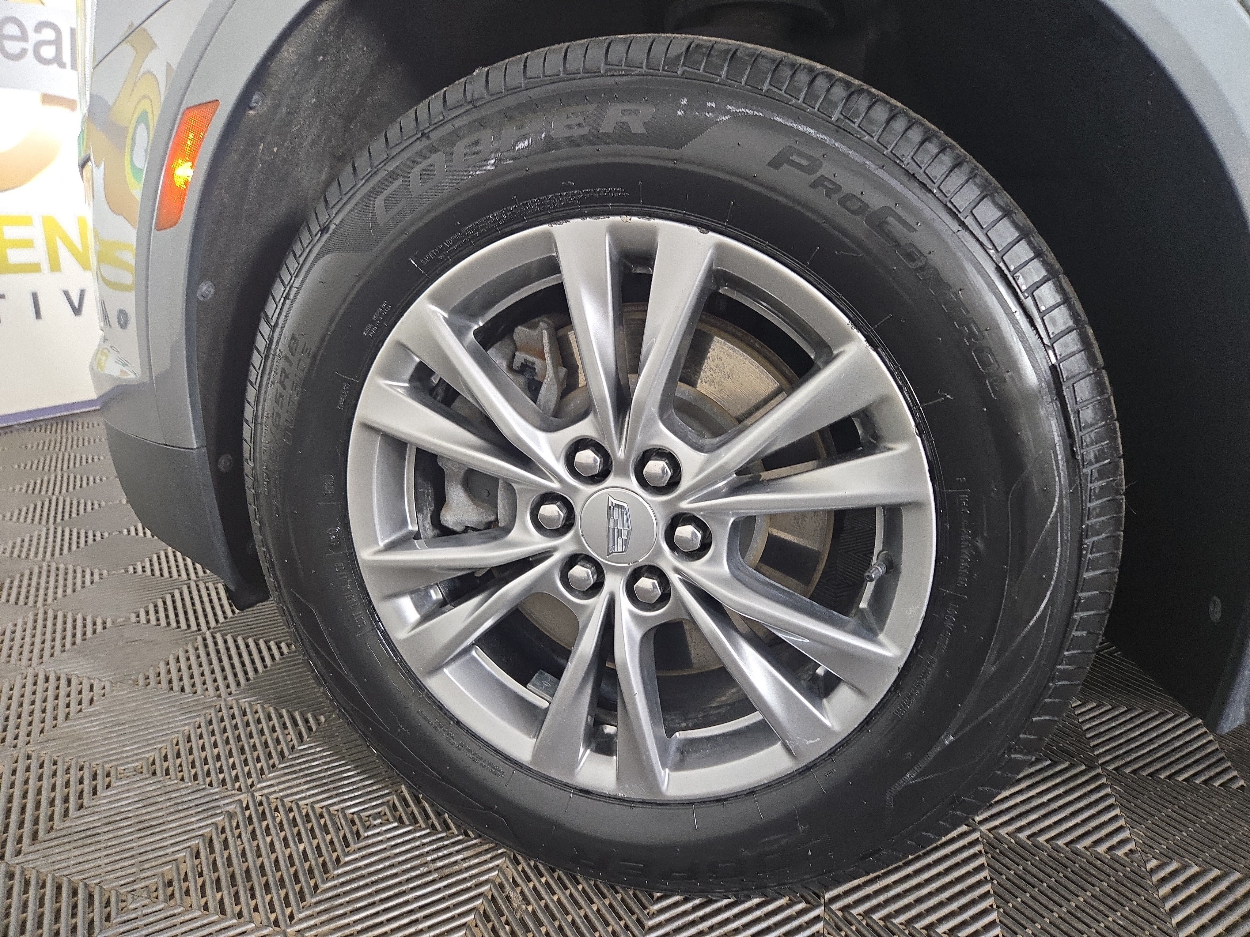Certified 2023 Cadillac XT5 Premium Luxury w/ LPO, Floor Liner Package AWD/4WD image 35