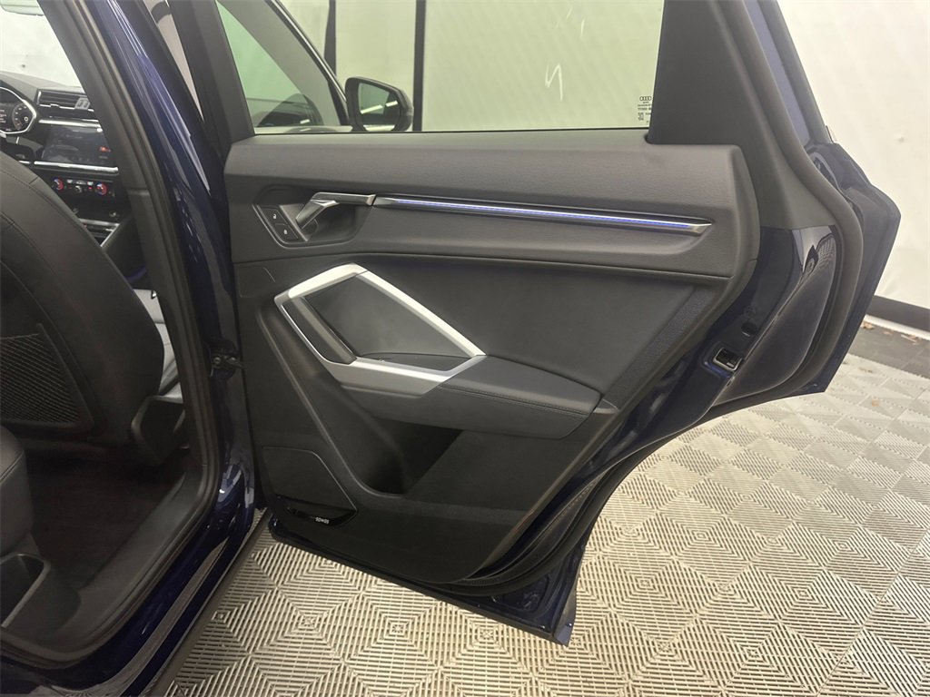 Used 2024 Audi Q3 2.0T Premium Plus image 17