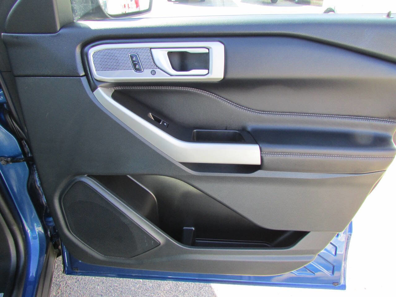 Used 2023 Ford Explorer Limited image 20