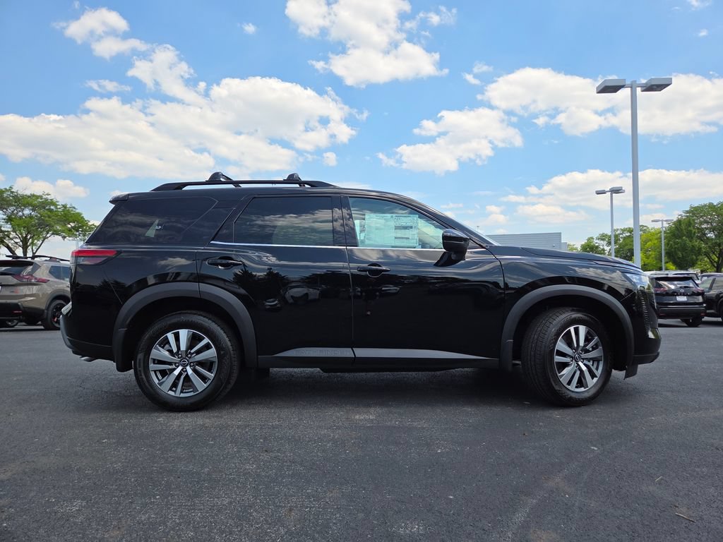 New 2026 Nissan Pathfinder SL AWD/4WD image 17