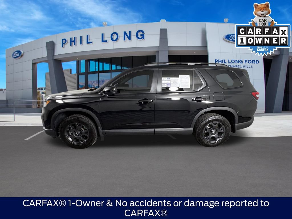 Used 2025 Honda Pilot TrailSport image 2