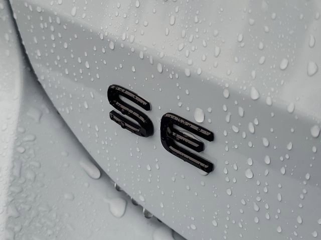 New 2026 Volkswagen Taos SE image 6