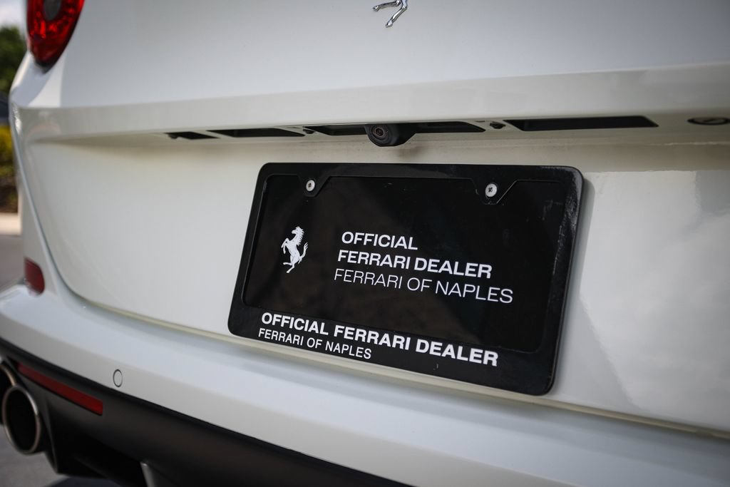 Used 2015 Ferrari California T RWD image 20
