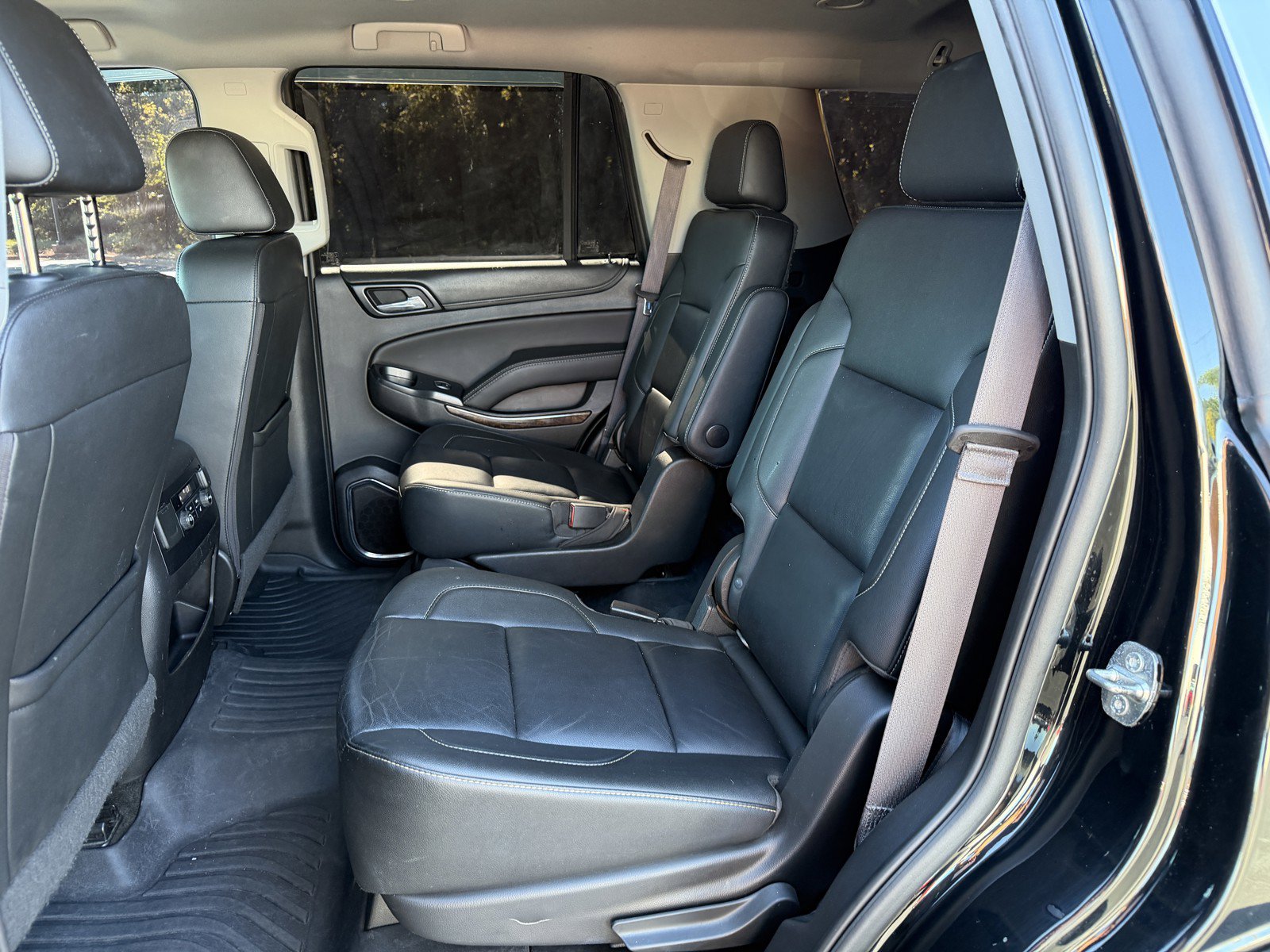 Used 2017 Chevrolet Tahoe LT w/ Luxury Package AWD/4WD image 10