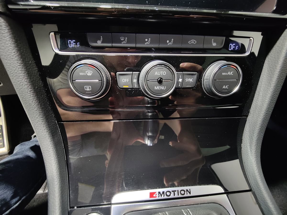 Used 2019 Volkswagen Golf R 4-Door AWD/4WD image 34