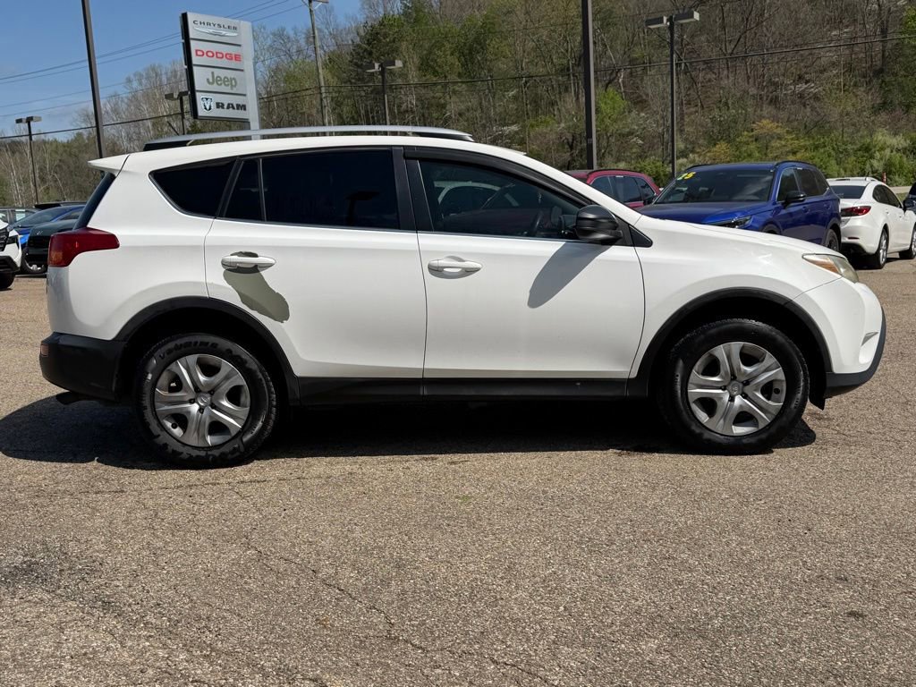 Used 2013 Toyota RAV4 LE image 4