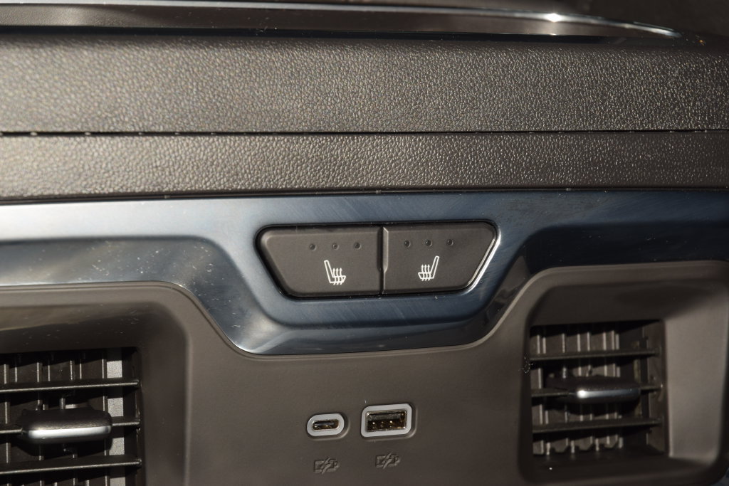Used 2026 Chevrolet Silverado 1500 High Country w/ High Country Premium Package AWD/4WD image 45