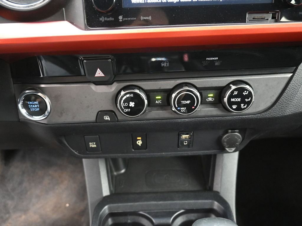 Used 2017 Toyota Tacoma TRD Sport w/ Tow Package image 28