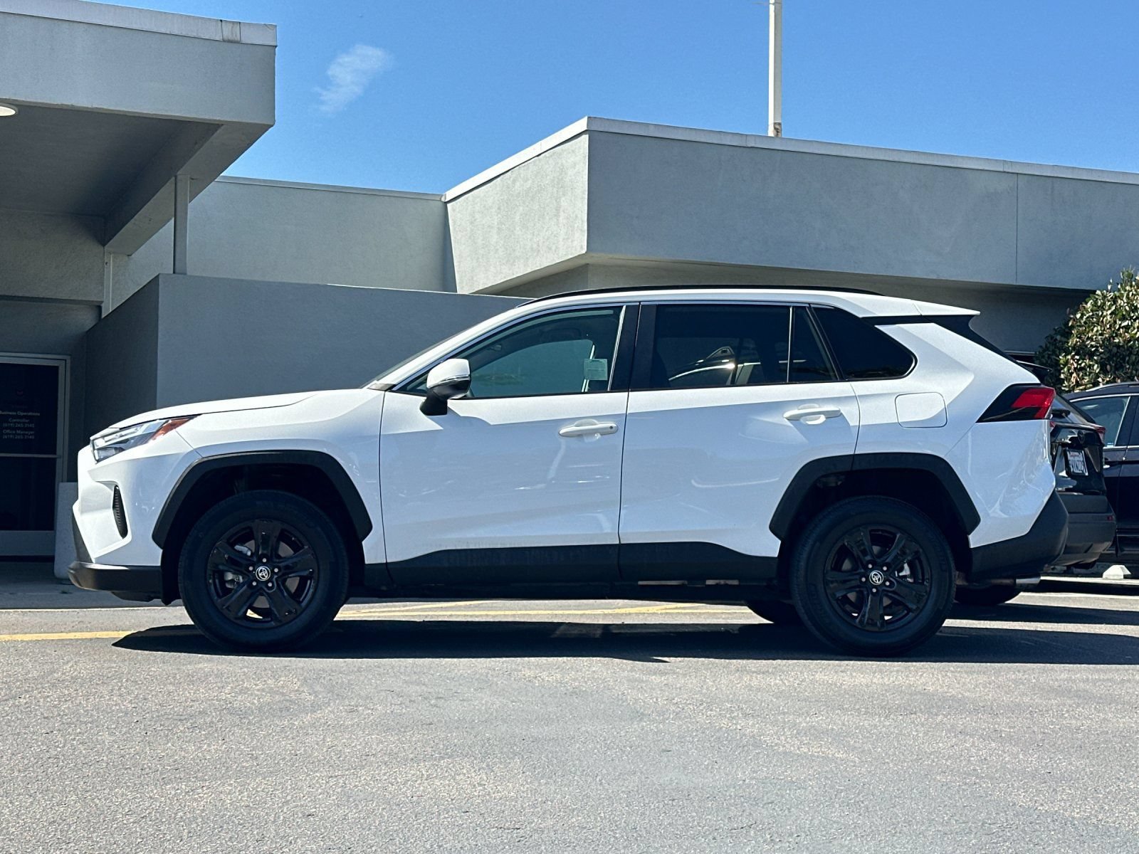 Used 2025 Toyota RAV4 XLE FWD image 2