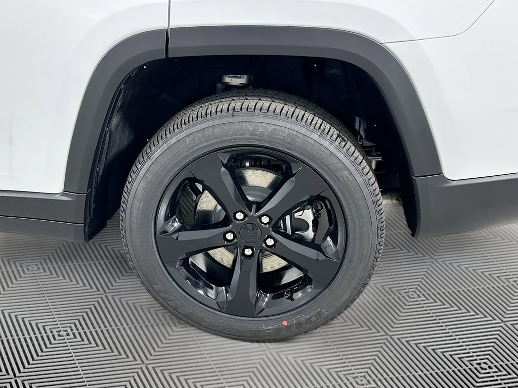 New 2025 Jeep Grand Cherokee L Altitude image 17