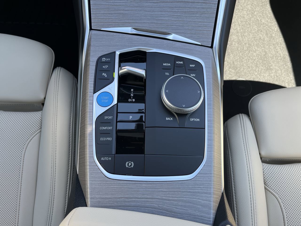 Used 2026 BMW i4 eDrive40 w/ Premium Package image 28