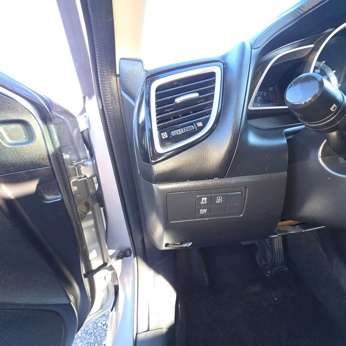 Used 2016 MAZDA MAZDA3 i Touring image 19