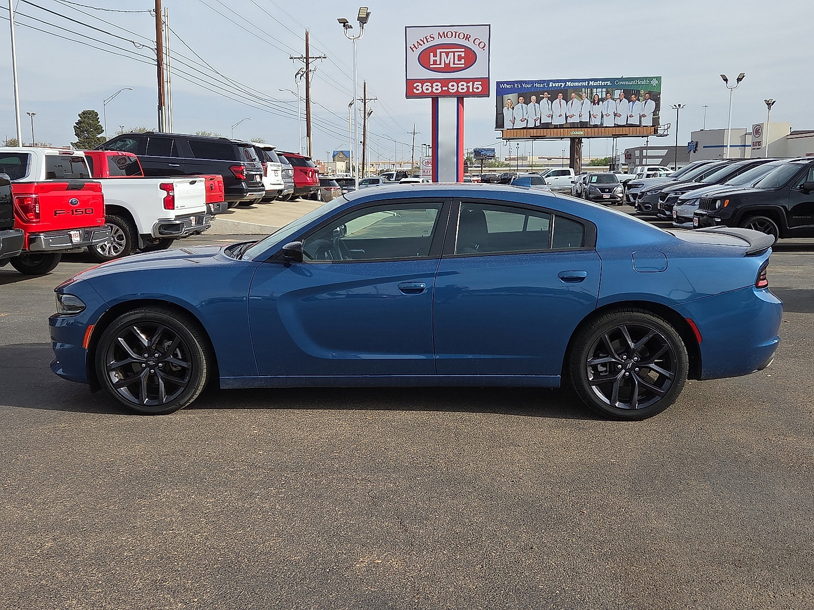 Used 2023 Dodge Charger SXT w/ Blacktop Package RWD image 2