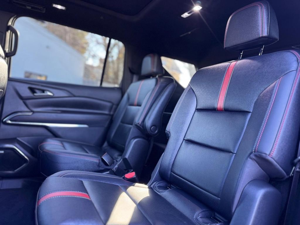 Used 2024 Chevrolet Traverse RS w/ LPO, Floor Liner Package image 21