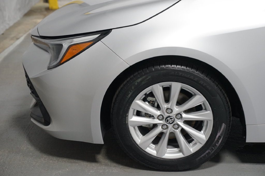 Certified 2023 Toyota Corolla SE w/ SE Premium Package FWD image 5