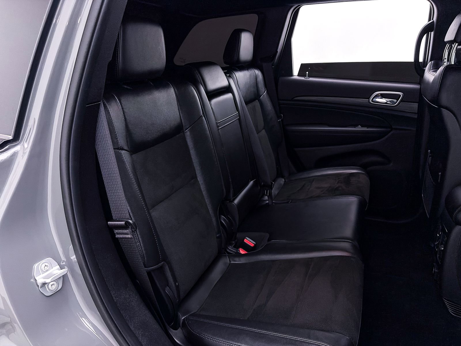 Used 2021 Jeep Grand Cherokee Laredo X RWD image 30
