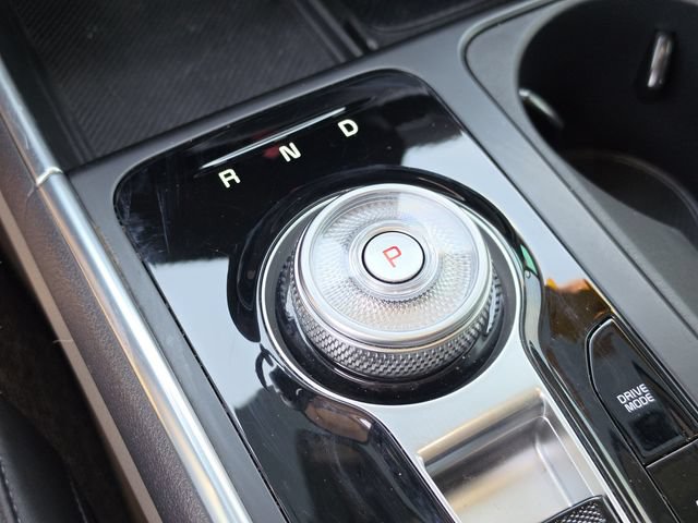 Certified 2025 Kia Carnival SX FWD image 36