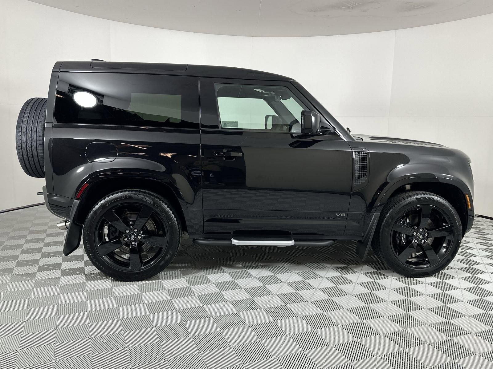 Certified 2023 Land Rover Defender 90 V8 image 6