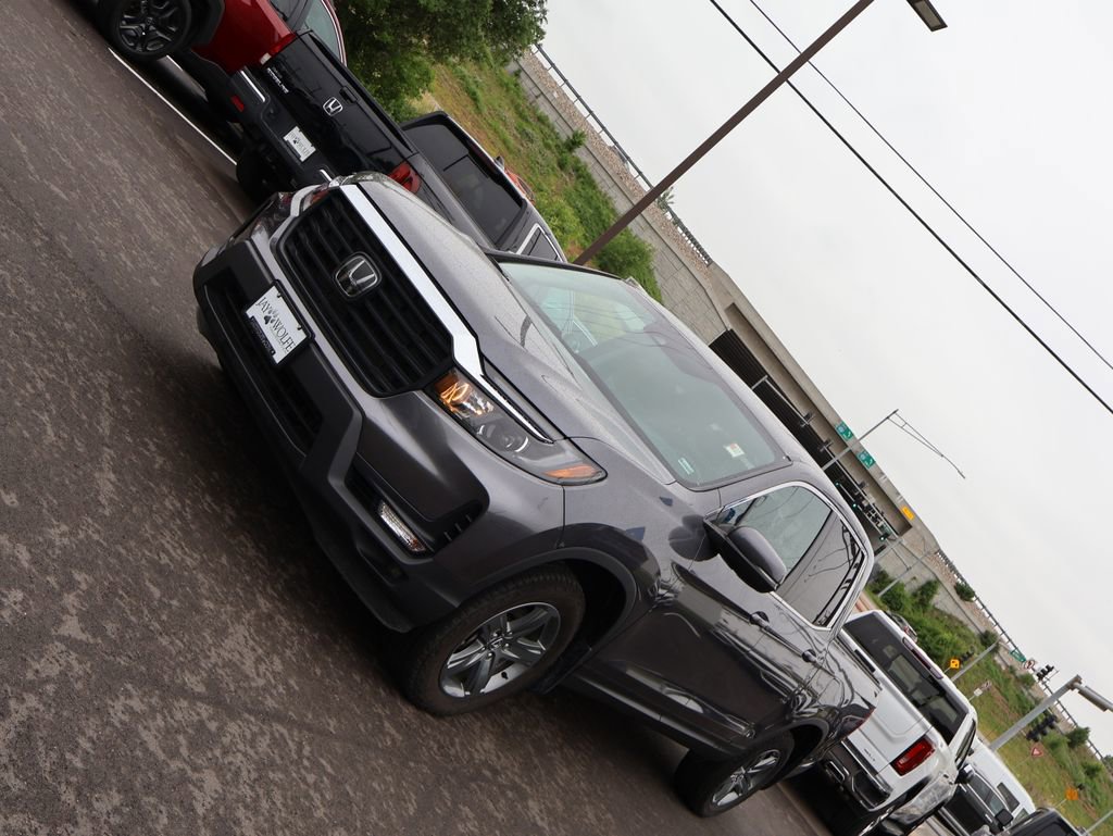 Certified 2023 Honda Ridgeline RTL image 3