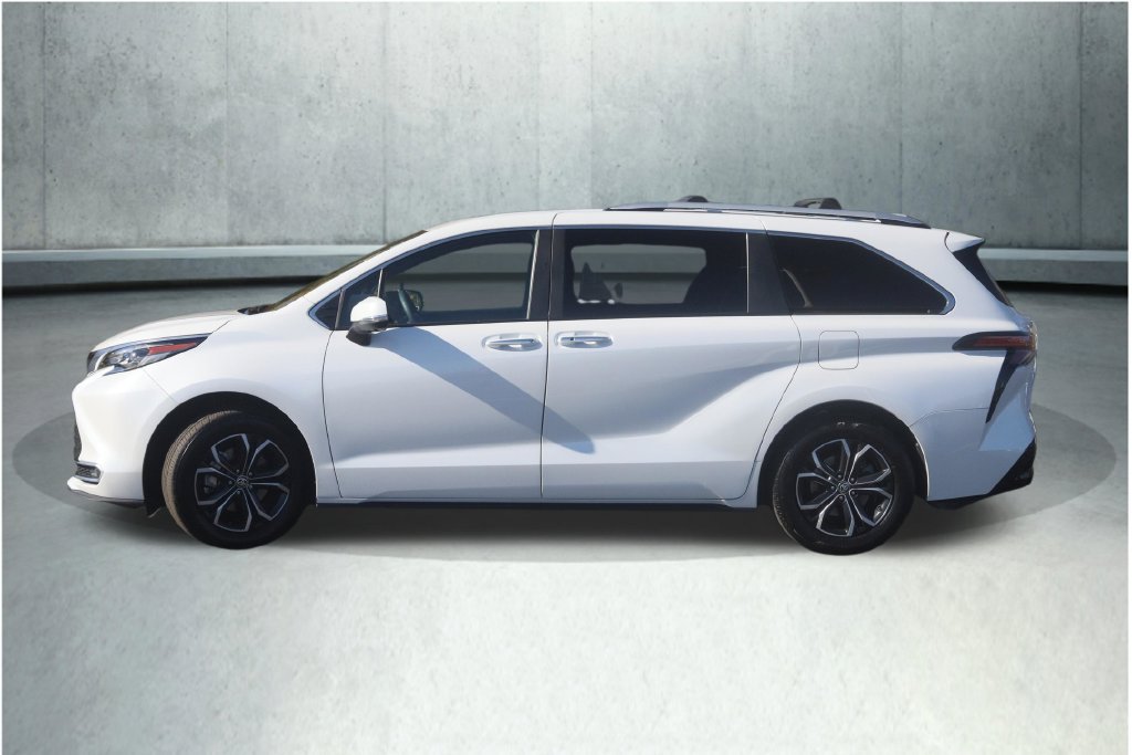 Used 2025 Toyota Sienna Platinum AWD/4WD image 18