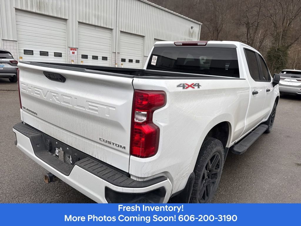 Used 2023 Chevrolet Silverado 1500 Custom image 4