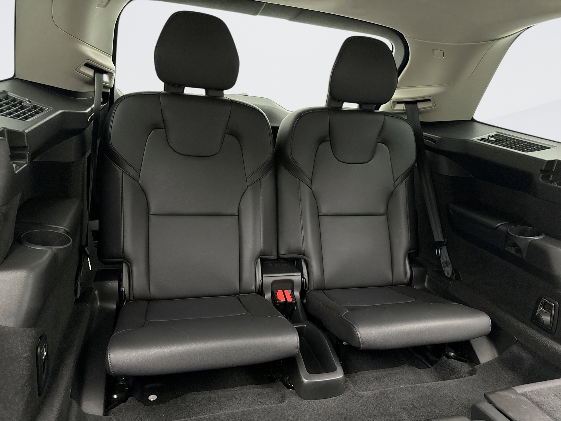 Used 2025 Volvo XC90 B5 Core image 21