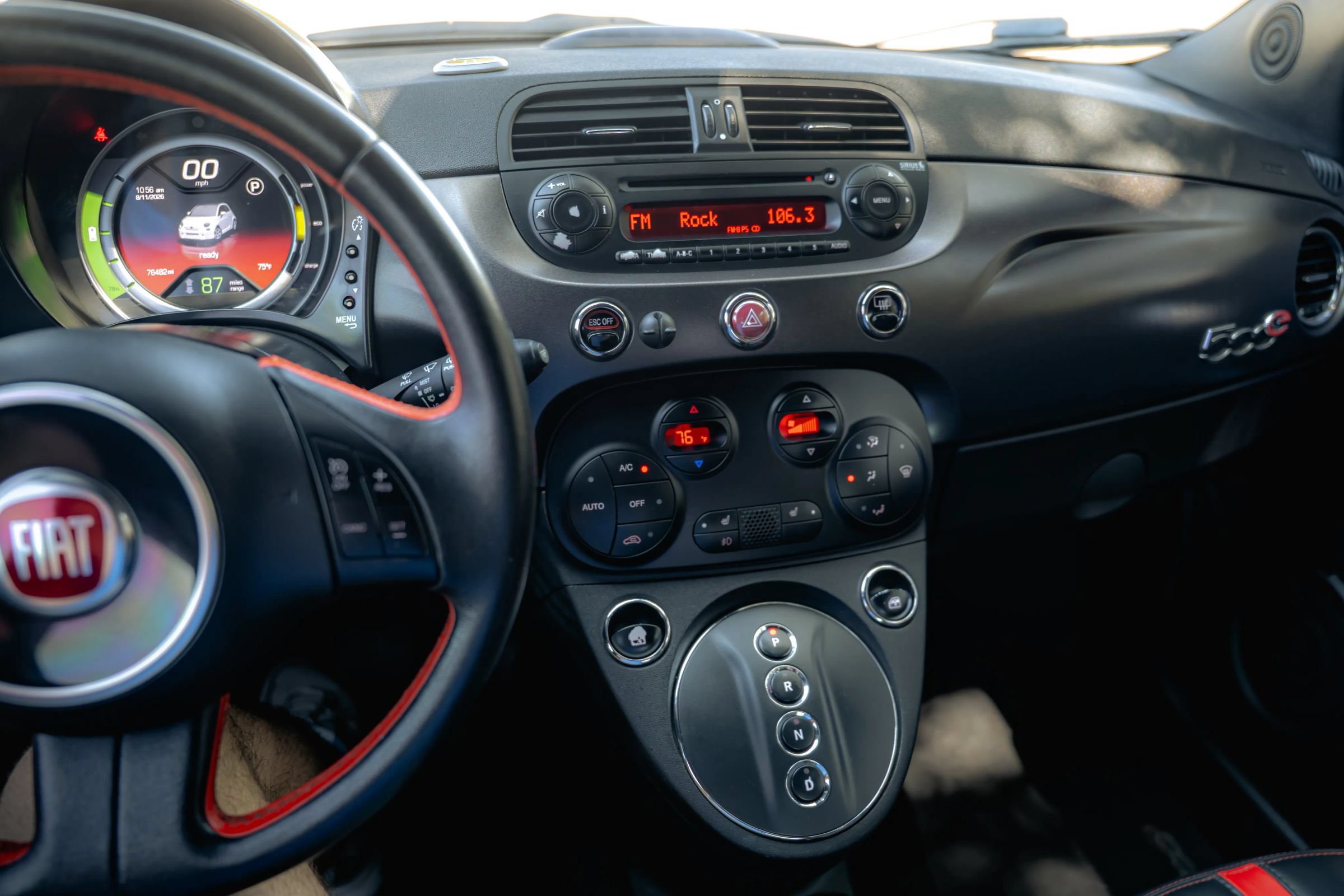 Used 2015 FIAT 500 e FWD image 41
