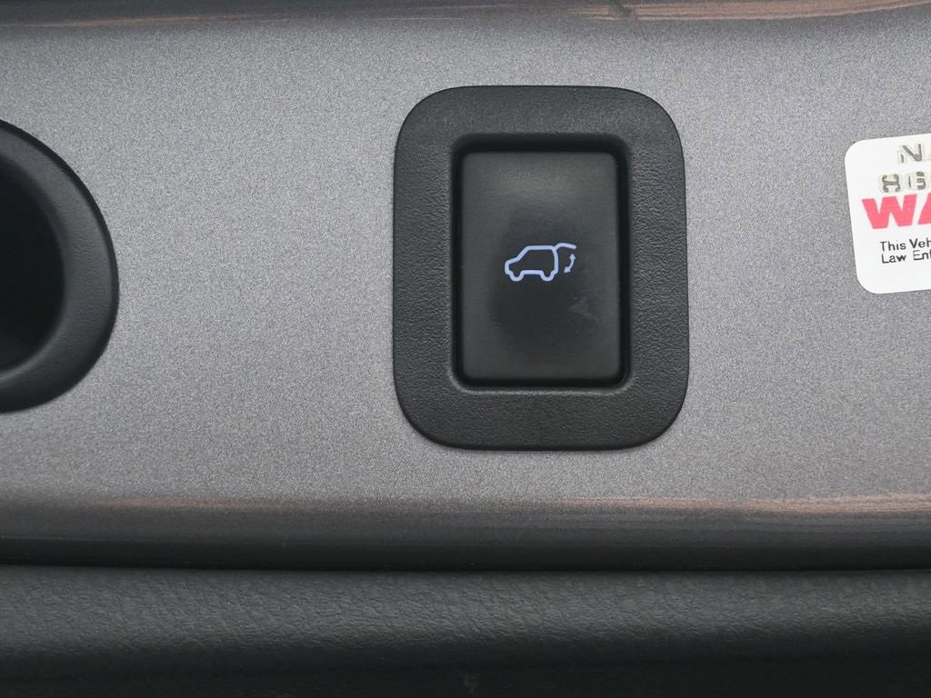 Used 2016 Toyota Highlander XLE image 27