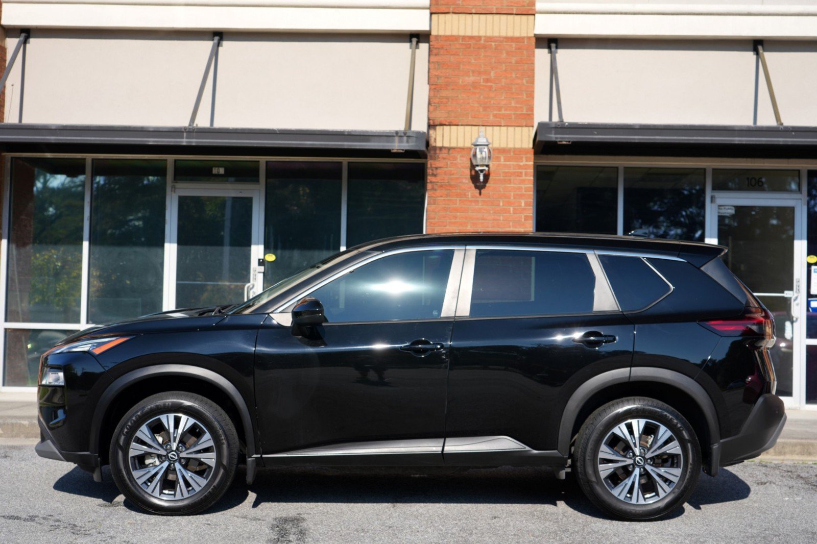 Used 2022 Nissan Rogue SV AWD/4WD image 43