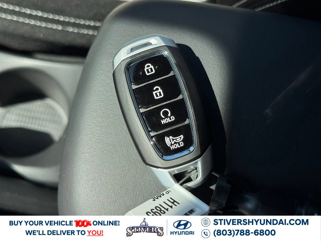 New 2026 Hyundai Venue SEL FWD image 31