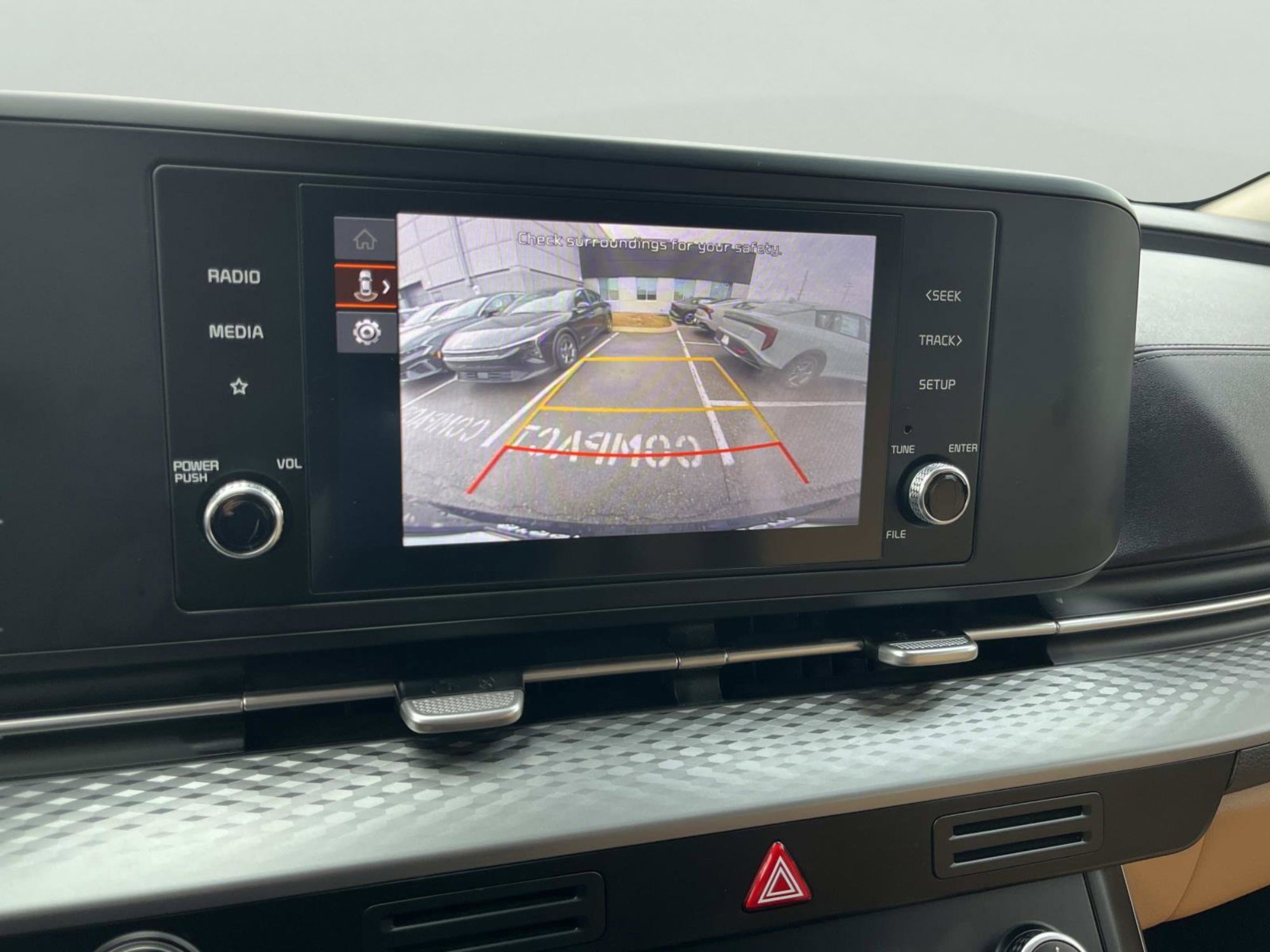 Certified 2024 Kia Carnival LX image 39