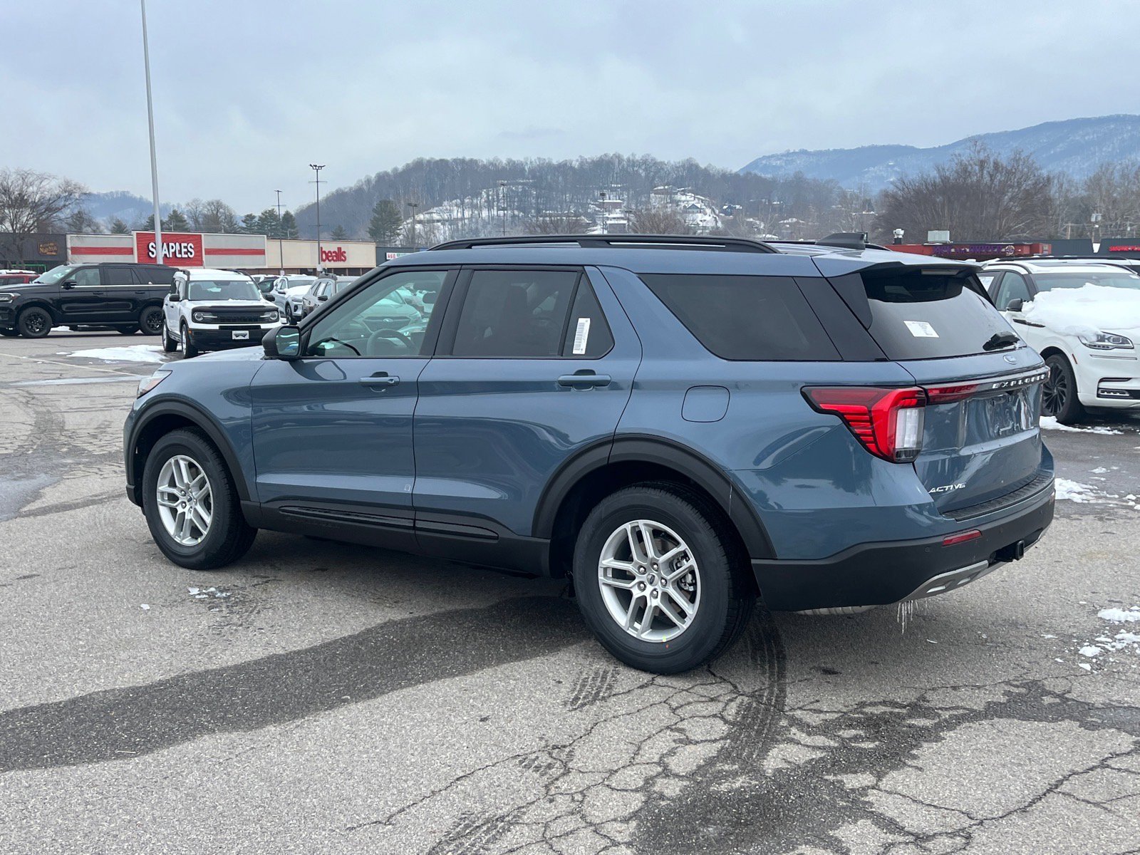 New 2026 Ford Explorer Active w/ Active Comfort Package image 4