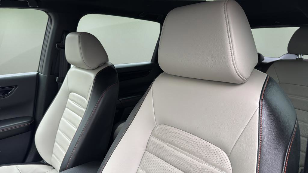 Used 2025 Honda CR-V Sport Touring image 11