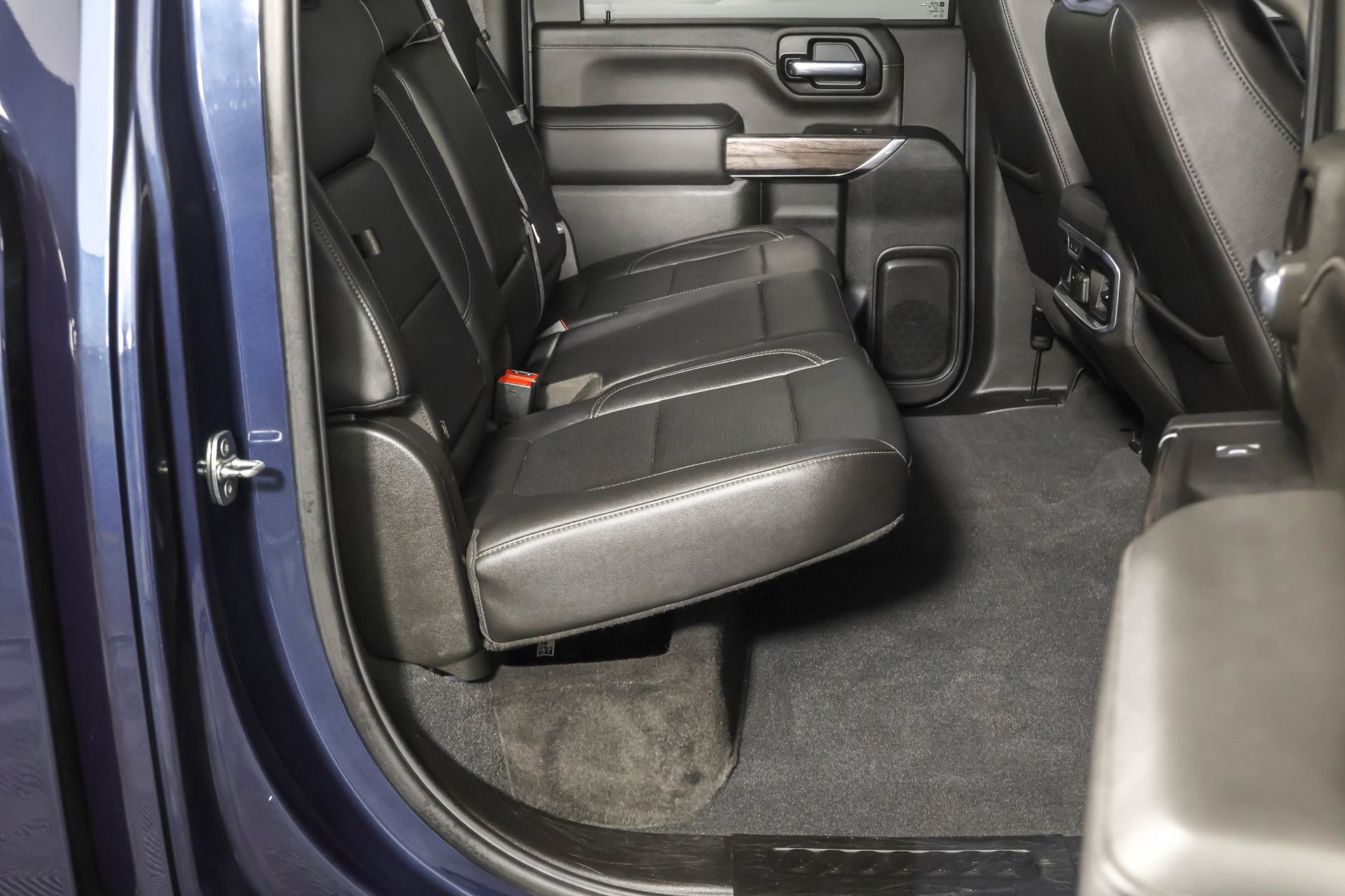 Used 2020 Chevrolet Silverado 2500 LTZ w/ LTZ Premium Package image 46