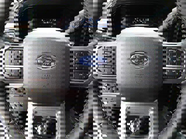 New 2026 Ford F250 Lariat w/ Black Appearance Package image 16