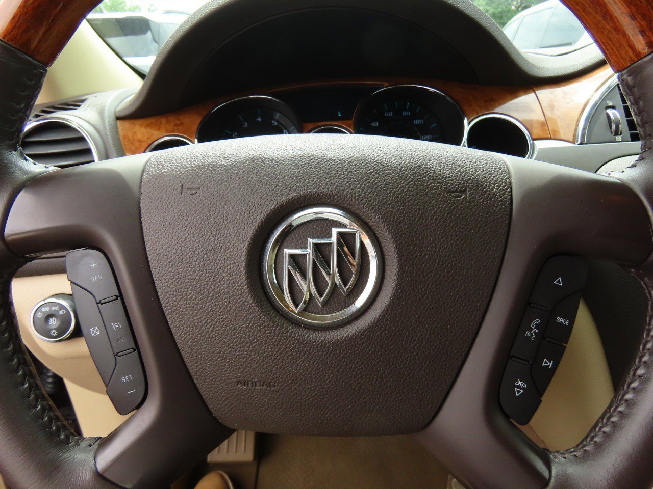 Used 2011 Buick Enclave CXL FWD image 29