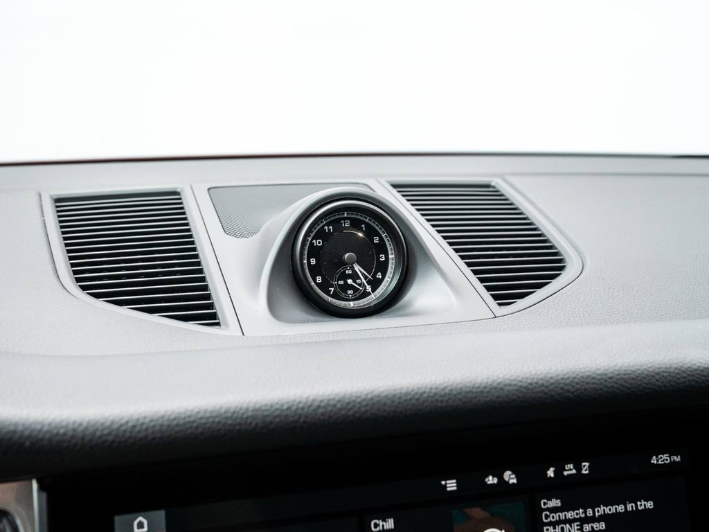 Used 2026 Porsche Macan image 15