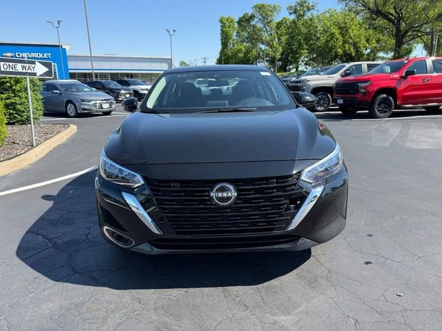 Used 2025 Nissan Sentra SV FWD image 9
